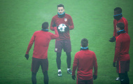 Cầu thủ Atletico chăm chỉ tập luyện dưới cái lạnh ở Đức, quyết tâm lập kỷ lục