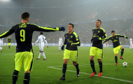 Perez đóng vai Sanchez, lập hat-trick giúp Arsenal giật lại ngôi đầu từ PSG