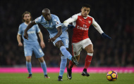 Xem Alexis Sanchez làm khổ hàng thủ Stoke City