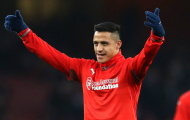 HLV Wenger tặng quà giáng sinh sớm cho Sanchez