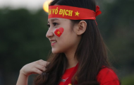 Điểm tin hậu trường 14/12: MU hứng 'cơn thịnh nộ' vì o bế Ronaldo; Fan nữ xinh đẹp mến mộ Xuân Trường