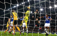 Petr Cech suýt 'hóa' Ramos cứu nguy cho Arsenal