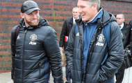 Schweinsteiger và Rooney như hình với bóng tại sân ga trước giờ G