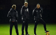 Mặc mưa rét, Liverpool vẫn tập xuyên đêm vì Derby