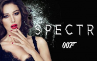 'Bond Girl' Bellucci lại 'cháy' hết... vải trong phim mới