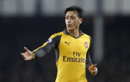 Thống kê: Mesut Oezil đá thế này, đáng bị chỉ trích