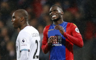 Sốc: Benteke đi đến đâu, HLV mất việc đến đó 