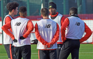 Daniel Sturridge 'lên mặt' với đàn em trên sân tập