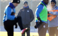 Ranieri kiệm nụ cười trên sân tập của Leicester City 