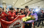 Oscar bị fan vây kín ngay khi vừa đến Trung Quốc
