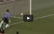 Siêu phẩm bò cạp để đời của Rafael van der Vaart trong màu áo Ajax