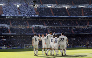 Ronaldo khoe bóng vàng, Real hủy diệt Granada với 'bàn tay nhỏ'