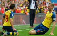 Wenger xác nhận sắp trói chân 2 học trò, không có Sanchez
