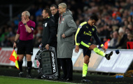 Sanchez cay cú khi bị thay ra, HLV Wenger nói gì?