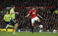 Bàn thắng kinh điển: Robin van Persie vs Aston Villa