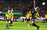 Thắng chật vật 10 người Bremen, Tuchel khó chịu ra mặt