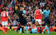 'Arsenal không khuyến khích tắc bóng'
