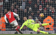 Sanchez panenka, Arsenal thoát hiểm đúng phút cuối