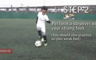 Nhóc 7 tuổi tái hiện kỹ thuật của Ronaldo