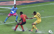 Uganda và Mali bất phân thắng bại trong trận thủy chiến