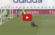 Cristiano Ronaldo dứt điểm rất đẳng cấp trong buổi tập cùng Real Madrid