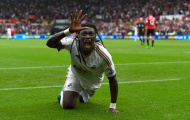 Pha ăn mừng theo phong cách kinh dị của Bafetimbi Gomis