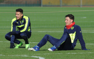 Chùm ảnh: Oezil và Sanchez tươi rói, Arsenal miệt mài trước đại chiến