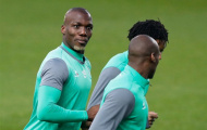 Chùm ảnh: Anh trai của Pogba phấn khích khi đặt chân tới Old Trafford