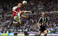 Những khoảnh khắc thiên tài của Dennis Bergkamp