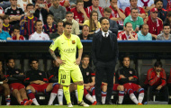 Barcelona sa sút, Messi gọi điện cầu cứu Guardiola