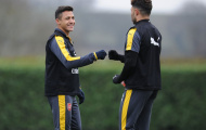 Chùm ảnh: Dàn sao Arsenal cười tươi trong tâm bão
