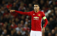 Arsenal muốn đổi chéo Chamberlain lấy Smalling