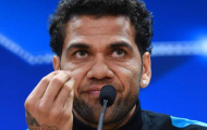 NÓNG: Dani Alves tố bị lãnh đạo Barca đối xử tệ bạc