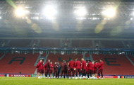 Chùm ảnh: Simeone xỏ giày vào sân tập, sẵn sàng chiến Leverkusen