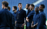Dàn sao Juventus lịch lãm tham quan Dragao trước giờ chiến