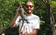 Karim Benzema bị phạt vì chụp ảnh cùng động vật quý hiếm
