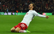 Gabbiadini sút tung lưới Man Utd, Liverpool lại bị trêu chọc