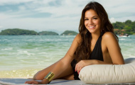 Bruna Marquezine: Bạn gái Neymar tiếp tục 'làm loạn' bãi biển Brazil