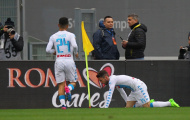 Sao Napoli ăn mừng bàn thắng bằng cách 'hóa chó'