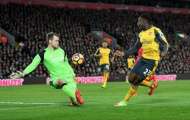 Pha lốp bóng tinh tế của Danny Welbeck vào lưới Liverpool