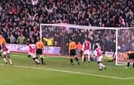 Chuỗi 49 trận thần thánh mà Wenger từng có được cùng Arsenal