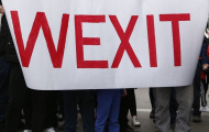 'Wexit': CĐV Arsenal tiếp tục phẫn nộ với Wenger