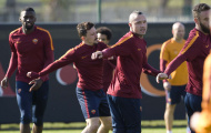 Chùm ảnh: Phải ghi ít nhất 2 bàn trước Lyon,  AS Roma 'lao đầu' vào tập luyện