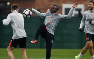 Chùm ảnh: Mane thi triển tài nghệ, Klopp đăm chiêu nhìn học trò 'luyện công'