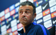 Luis Enrique trêu chọc phóng viên ngủ gật