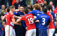 Màn xô xát giữa cầu thủ Man Utd vs Middlesbrough