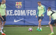 Chùm ảnh: Buổi tập thiếu vắng hàng loạt hảo thủ của Barca