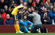 Petr Cech có thể ngồi ngoài đến hết tháng Tư