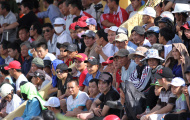 Khán giả Bình Định 'bao vây' U19 PVF và SLNA