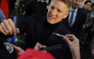 Chùm ảnh: Sân bay Chicago 'chật như nêm' chào đón Schweinsteiger